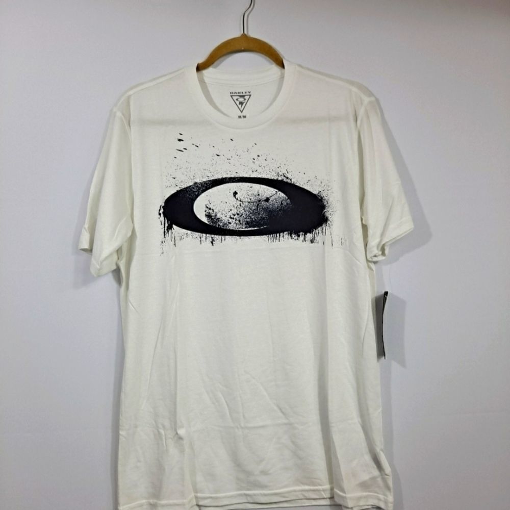 Oakley Mens T shirt NWT